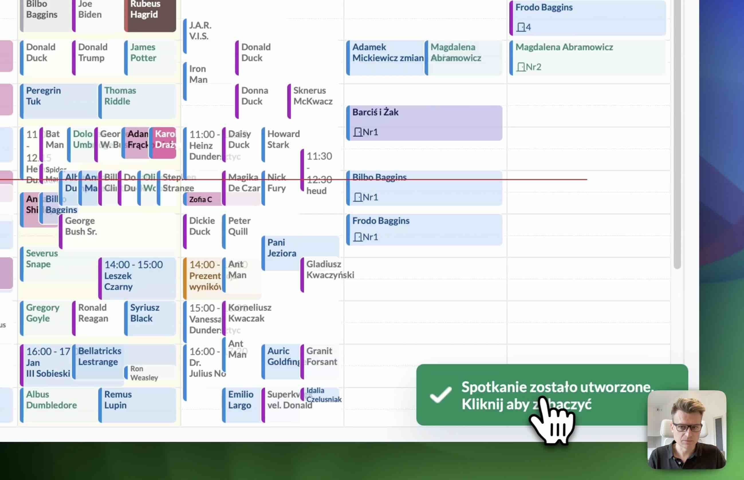 Efektywne wyszukiwanie dostępnych terminów w kalendarzu.